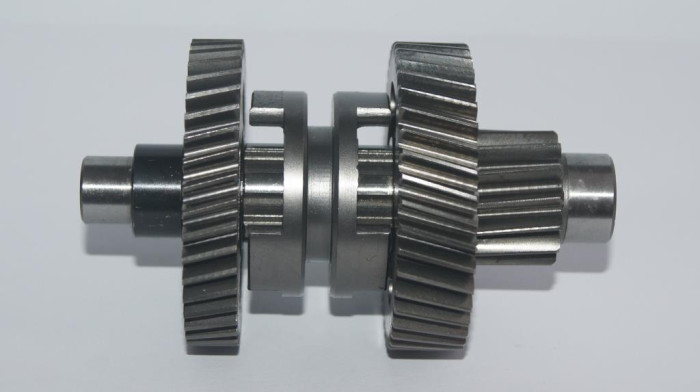 Вал КПП с шестернями (14Т, 41Т, 41Т); 163QMK